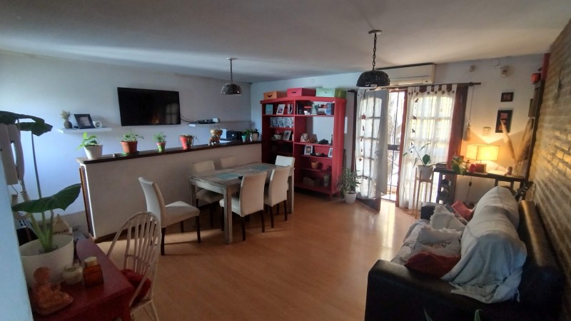 Casa en Venta con lote de 10 x 60 en calle 69 entre 1 y 2