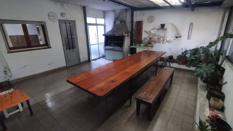 Casa en Venta con lote de 10 x 60 en calle 69 entre 1 y 2