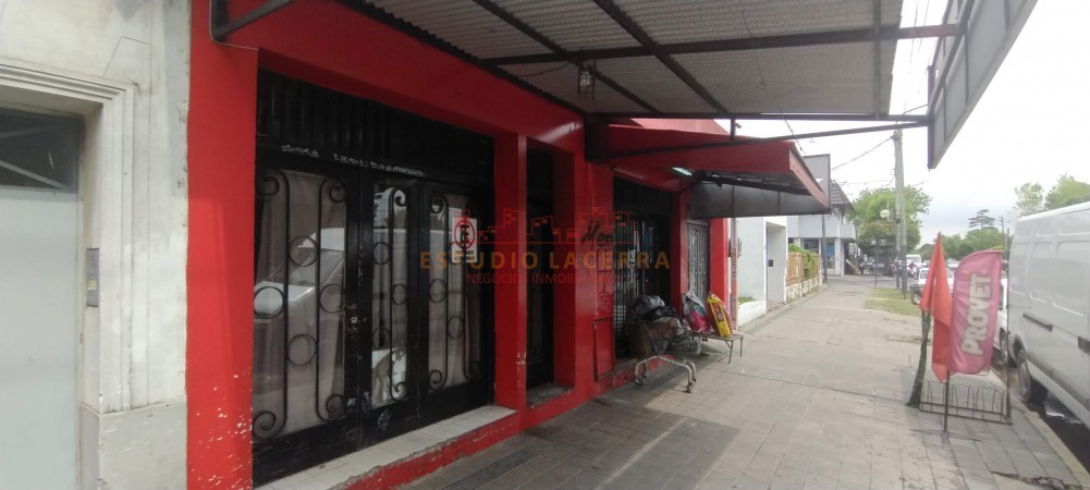 Casa en Venta en La Plata sobre avenida Comercial calle 7  