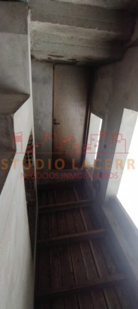 Casa en Venta en La Plata sobre avenida Comercial calle 7  