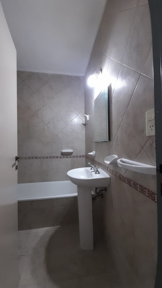 Departamento en Alquiler de dos dormitorios en zona facultades del bosque de la Ciudad de La Plata 