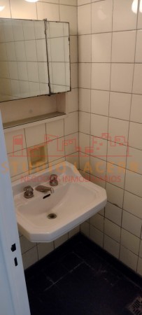 Departamento en venta en pleno centro de La Plata de tres dormitorios, habitación de servicio y cochera cubierta