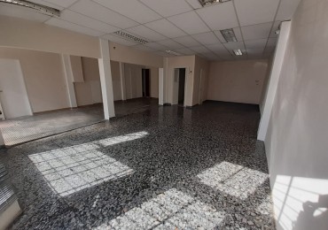 Local en venta en La Plata calle 68 entre 2 y 3 